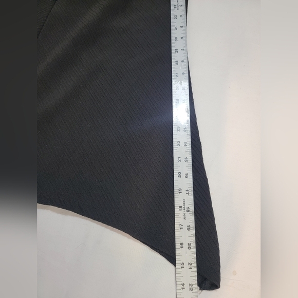 NEW YORK LAUNDRY Women's Size XL Black Sharktooth Hem Cowlneck Top/Tunic - Picture 6 of 10